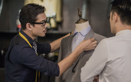 紅美制服制服定制工程規(guī)范施工