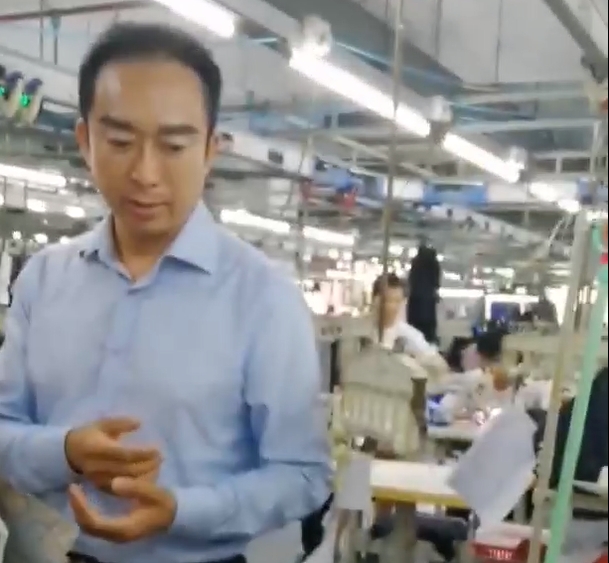 紅美制服王到車(chē)間把控質(zhì)量