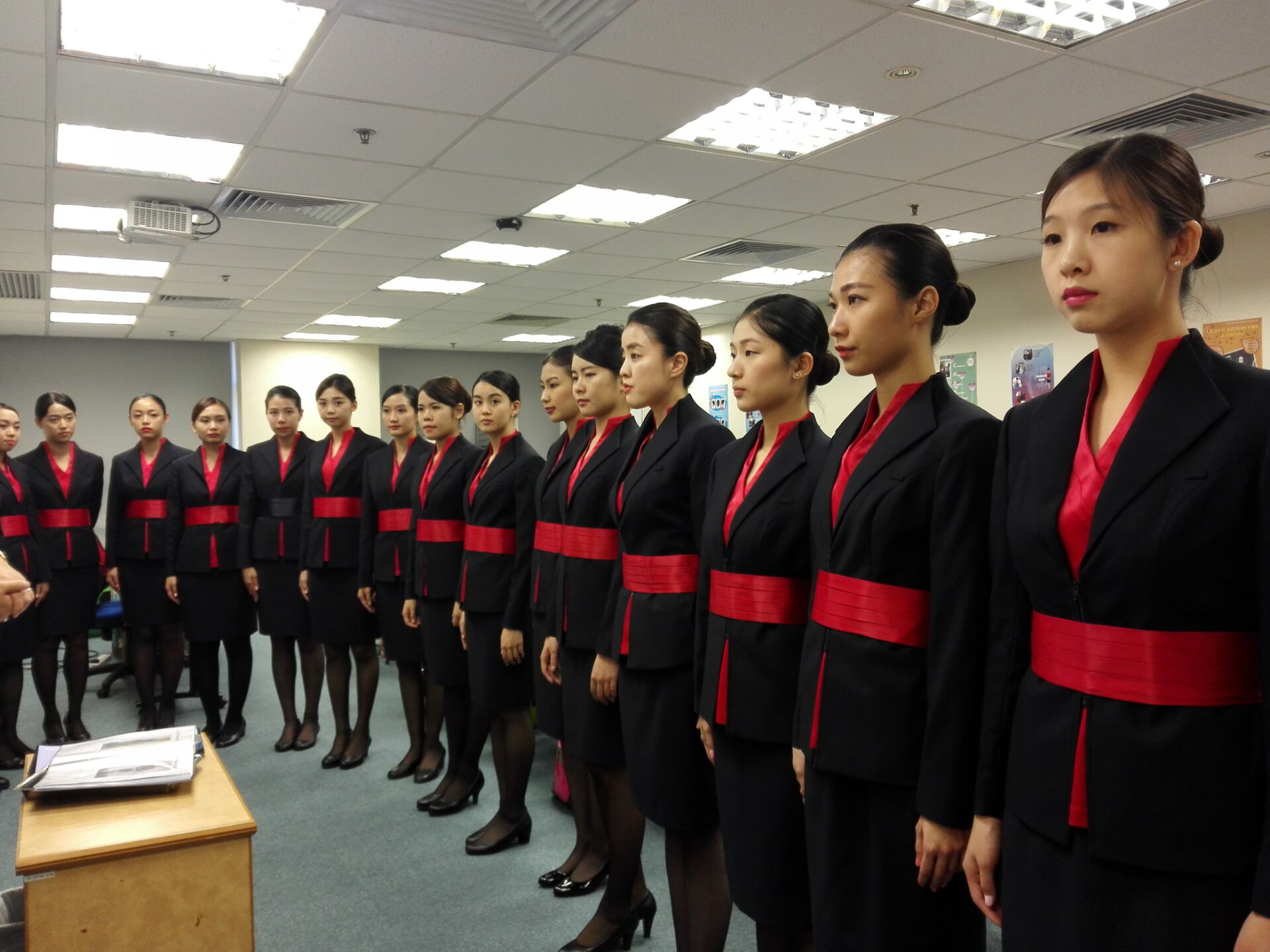 澳門(mén)航空定制試身現(xiàn)場(chǎng)個(gè)性設(shè)計(jì)